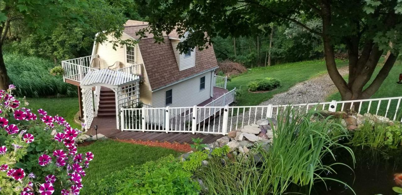 Вилла Trickling Waters Retreat Marquette Экстерьер фото